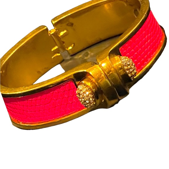 Kara Ross pink leather rhinstone gold finsh magnetic bangle - Picture 9 of 11